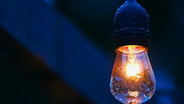 Майже вся Україна без світла: важкі наслідки ворожої атаки на енергетику